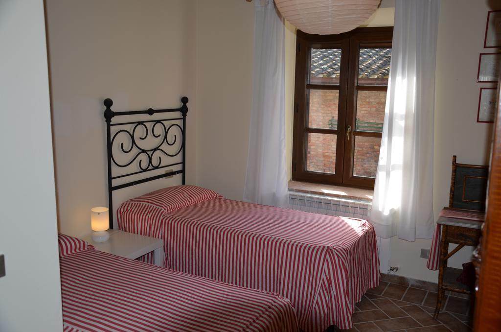 מונטרוני ד'ארביה Agriturismo Sant'Alfredo מראה חיצוני תמונה